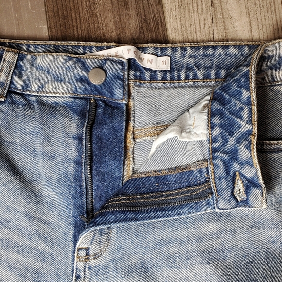 Tinseltown Women's Juniors' Blue High-Waisted Distressed Jeans Size 11 NWOT - Picture 8 of 16